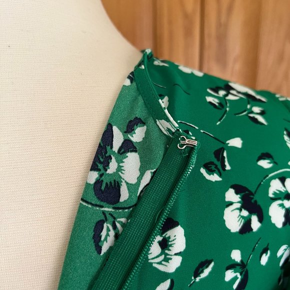 LAUREN RALPH LAUREN - Flutter Cap Sleeve Top - In Perfect Shape - Picture 5 of 11